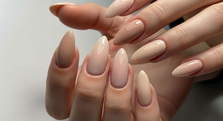 24 Almond Nails That Look Elegant & Effortlessly Chic