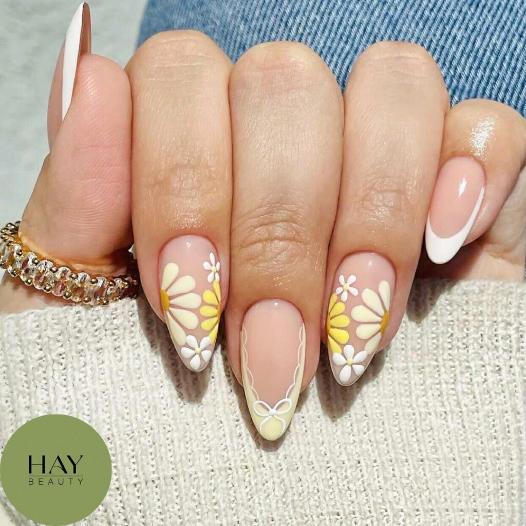 Minimal White Daisy Nails