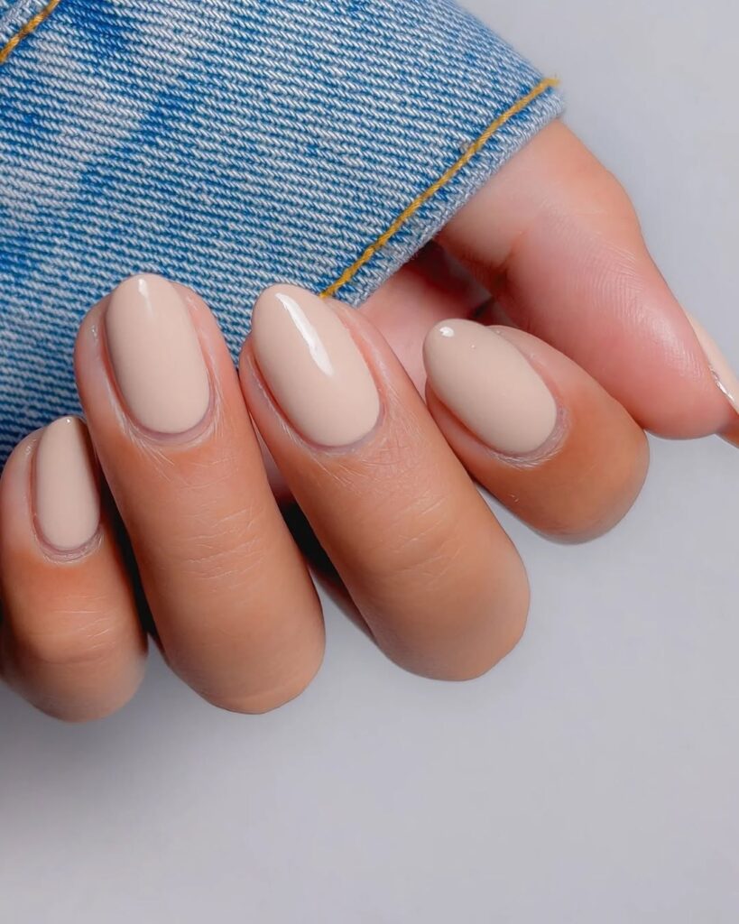 Cream Beige Nails